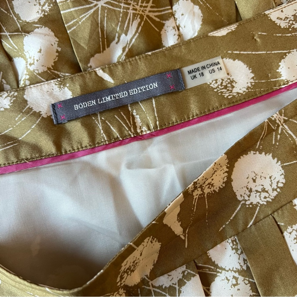 Boden Limited Edition Mustard and White Floral Pleated Silk Skirt - Size 14 EUC - Picture 7 of 8